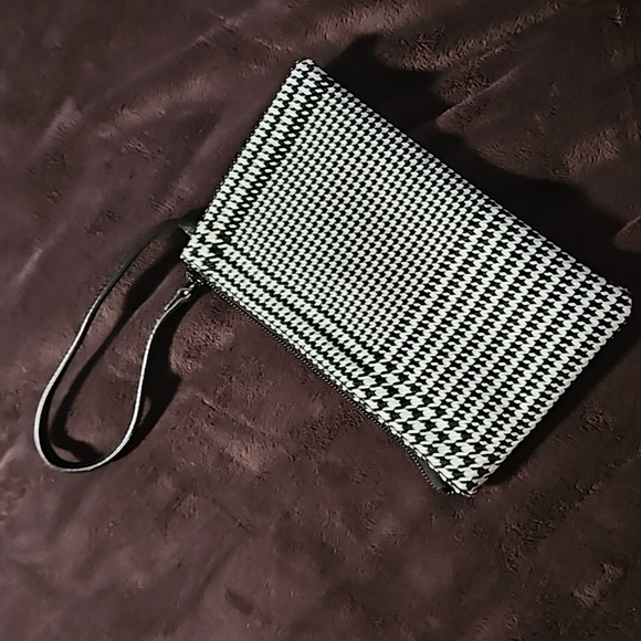 Ralph Lauren Wristlet - Picture 6 of 10